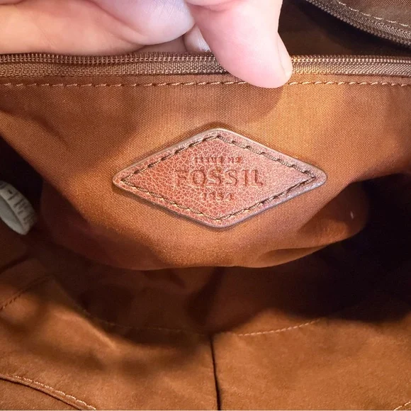 Fossil Skylar Satchel Bag in the color Brandy - Picture 9 of 9